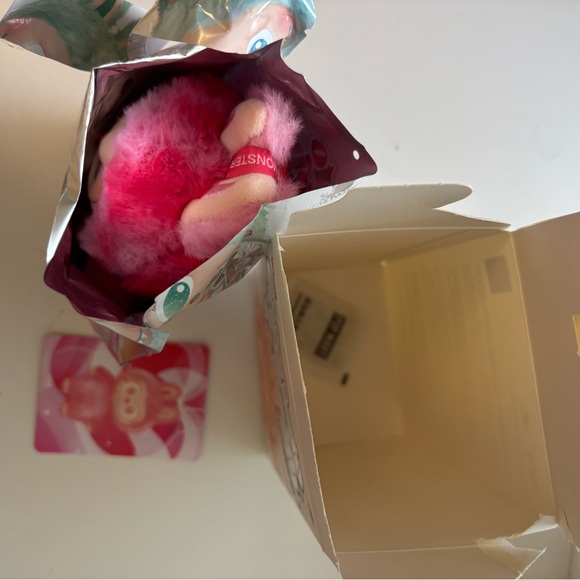 AUTHENTIC POPMART LABUBU BIG INTO ENERGY- LOVE - NEW IN BOX OPENED - Picture 4 of 7